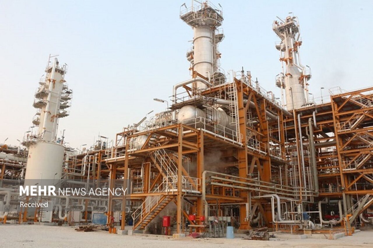 نیروهای بومی استان بوشهر در مناصب مدیریتی صنعت نفت بکارگیری شوند